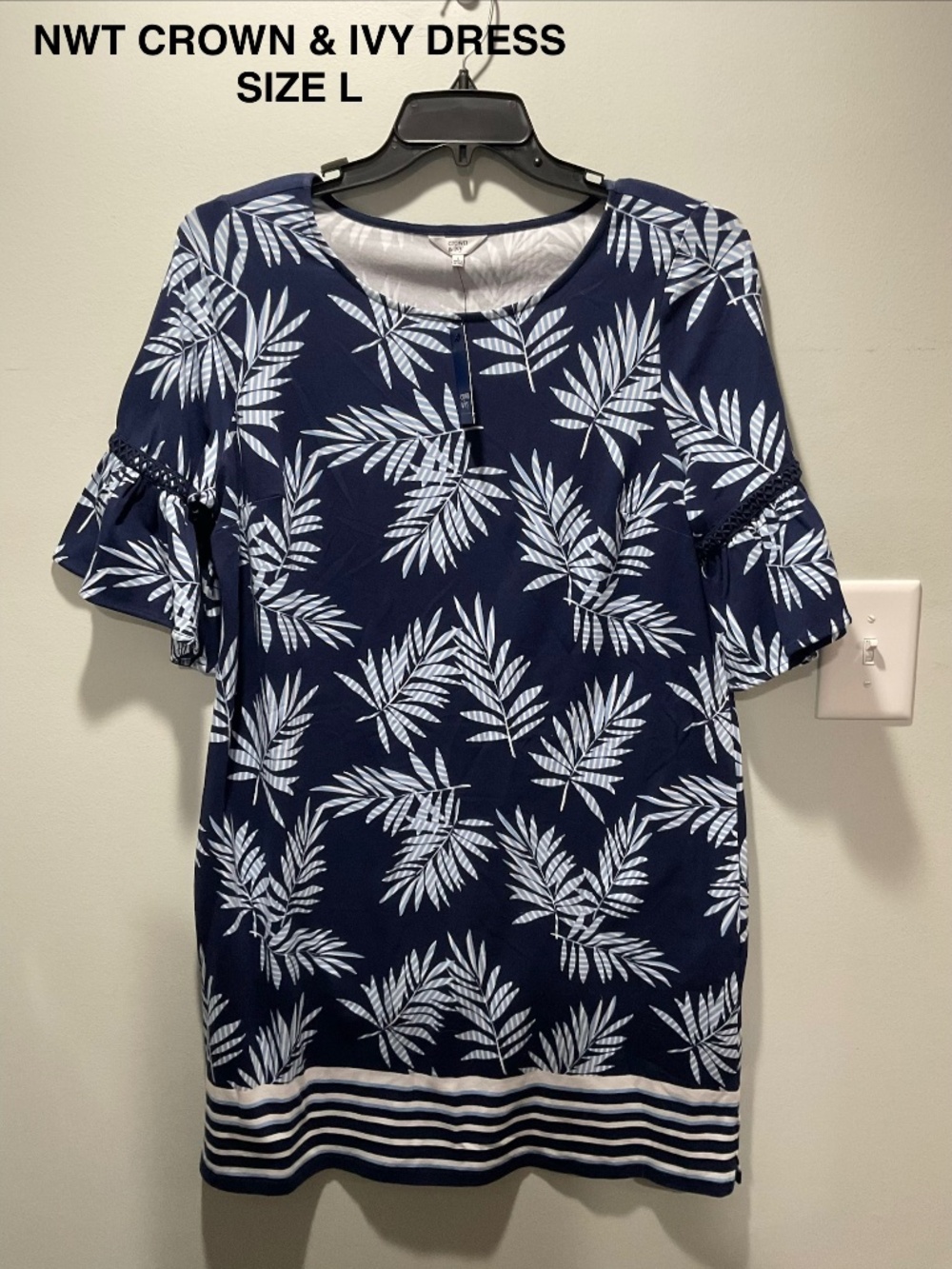 CROWN & IVY DRESS SIZE L NWT